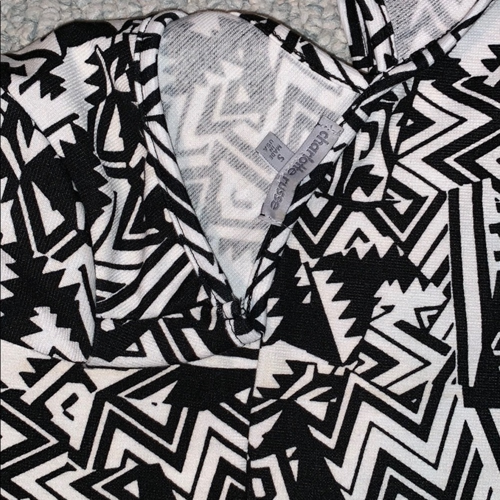 🖤 PATTERNED PEPLUM TOP 🖤 - Picture 3 of 3